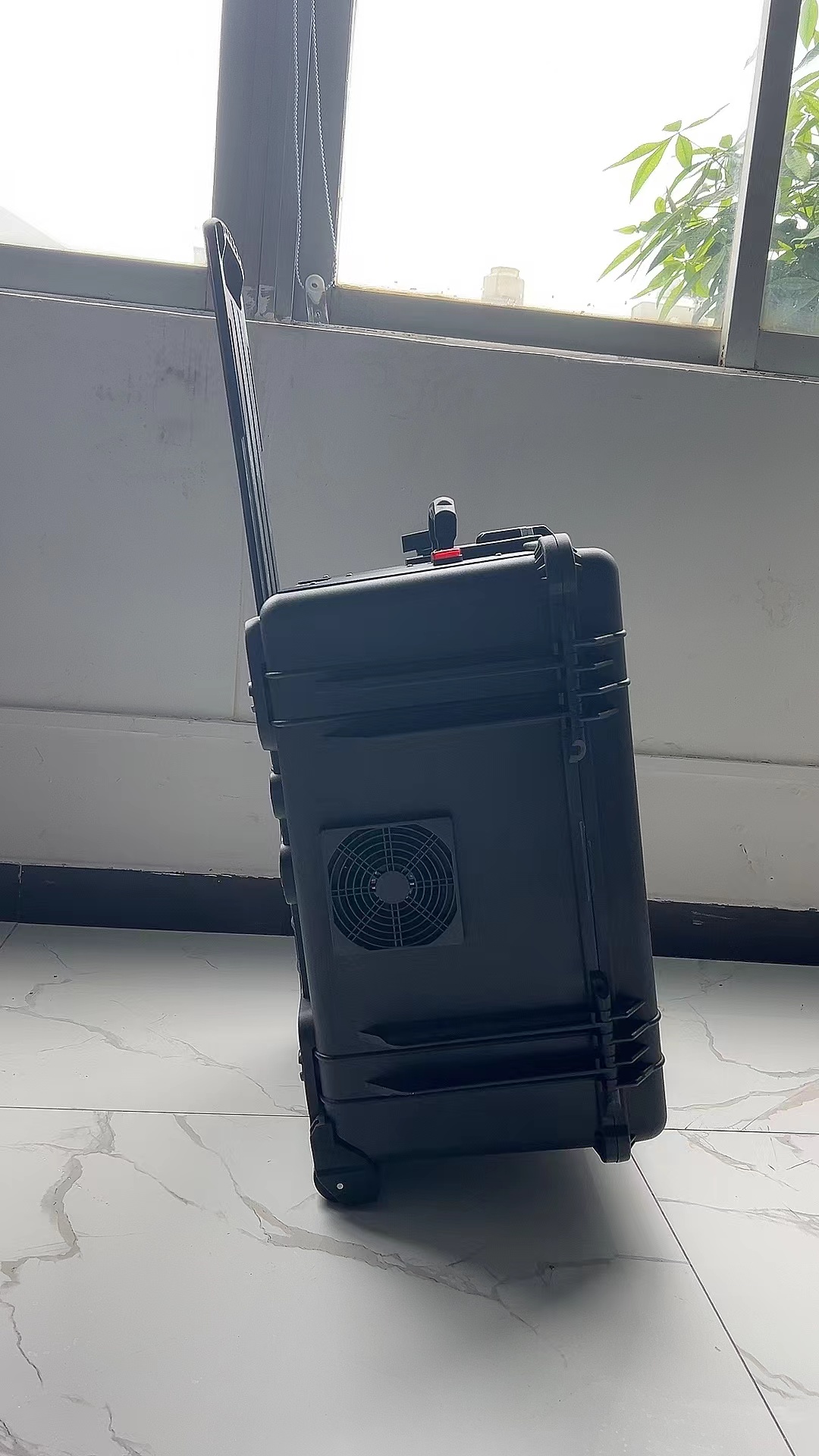 临江手拉箱型移动通信干扰器